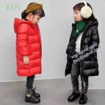 2色可選 MONCLERスーパーコピー 防寒性も抜群 ダウンジャケット 2026トレンドファッション新品 モンクレール この秋冬に役立つアイテム