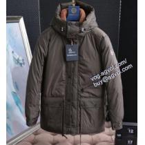 大人にも取り入れやすいコーデ MONCLER モンクレールスーパーコピー 軽くて着心地も抜群 ダウンジャケット メンズ 2色可選 2026秋冬流行色紹介
