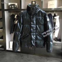 お洒落で秋冬注目トレンド MONCLERブランド コピー ダウンジャケット メンズ モンクレール 驚くほどの保温性がある 3色可選