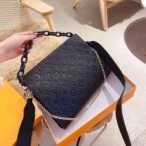人気が爆発 2026春夏 斜め掛けバッグ 2色可選 ルイ ヴィトン LOUIS VUITTONブランドスーパーコピー.49..49..49.
