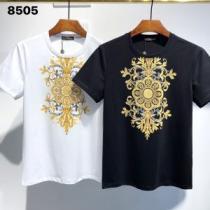 2色可選 半袖シャツ ヴェルサーチVERSACE 上品な輝きを放つ形 2026春夏 VERSACEスーパーコピー 激安