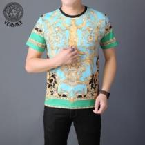 ヴェルサーチVERSACE  ヴェルサーチコピーブランド 人気販売中 2026春夏 半袖シャツ