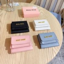2026春夏 ミュウミュウ MIUMIU 大絶賛の履き心地! MIUMIUブランド 偽物 通販 4色可選 レディース財布 .111.