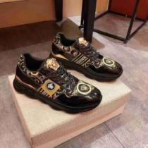 カジュアルシューズ ヴェルサーチVERSACE 2026春夏 ヴェルサーチスーパーコピー 激安 個性的なデザ 