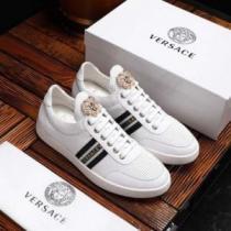 VERSACEブランド 偽物 通販 ヴェルサーチVERSACE カジュアルシューズ 人気ブランド 2025春夏 