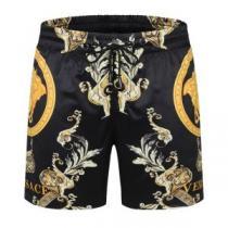 VERSACEブランドスーパーコピー 窮屈感はゼロ  ビーチパンツ  2026春夏 ヴェルサーチVERSACE めちゃくちゃお得