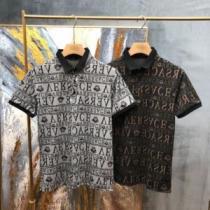 VERSACEブランドコピー   2026春夏  スタイリッシュな印象  2色可選  ヴェルサーチVERSACE  半袖シャツ