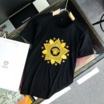 VERSACEブランドコピー   2026春夏  ヴェルサーチVERSACE  2色可選  半袖シャツ 希少