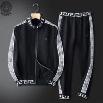 2026春夏 シンプルなデザイン 耐久性に優れ  上下セット VERSACEスーパーコピー ヴェルサーチVERSACE