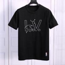 ルイ ヴィトン LOUIS VUITTON 3色可選 コスパ最高のプライス 半袖Tシャツ 2026春夏 LOUIS VUITTONブランド 偽物 通販