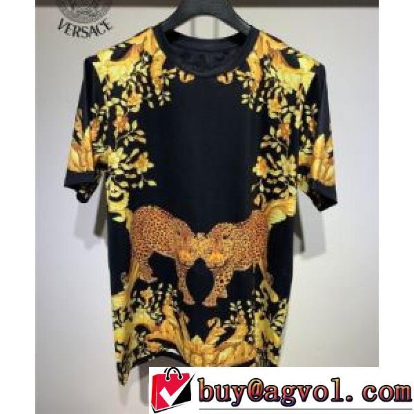 VERSACEブランドコピー 半袖Tシャツ ヴェルサーチVERSACE 存在感のある 2026春夏