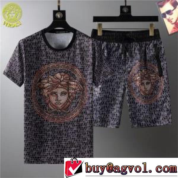 半袖Tシャツ 上下セット ヴェルサーチVERSACE 抜群の雰囲気が作れる!  2026春夏 VERSACEブランド コピー