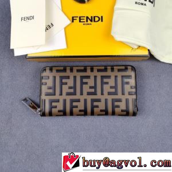 首胸ロゴ チェーンウオレット 紙幣入れ 二つ折り財布 FENDIコピー ブランド フェンディ FENDI 2026春夏 .506.