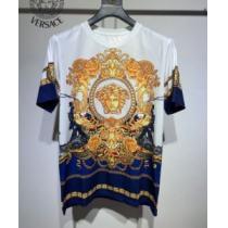 2026春夏 VERSACEコピー ムダな装飾を排したデザイン 半袖Tシャツ ヴェルサーチVERSACE