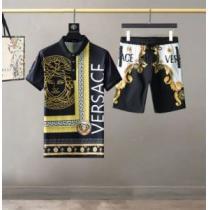 半袖Tシャツ 上下セット 売れ筋！ 2色可選 ヴェルサーチVERSACE 2026春夏 VERSACEブランドスーパーコピー