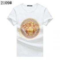 ヴェルサーチVERSACE 2026春夏 ◆モデル愛用◆ VERSACEブランドスーパーコピー 半袖Tシャツ 2色可選