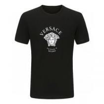 VERSACEスーパーコピー 存在感◎ ヴェルサーチVERSACE 2色可選 2025春夏 半袖Tシャツ
