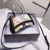 バレンシアガ BALENCIAGA 一味違うケーブル編みが魅力満点 斜め掛けバッグ BALENCIAGAコピー 2026春夏.51.