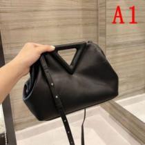 BOTTEGA VENETAブランド コピー 2026春夏 5色可選 ボッテガ ブランド BOTTEGA VENETA 魅力的 斜め掛けバッグ 肩掛けバッグ / ワンショルダーバッグ ハンドバッグ.95.