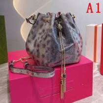 お洒落に魅せる ブルガリ BVLGARI BVLGARIブランド コピー 2026春夏 5色可選 手持ち&ショルダー掛け 活躍のバッグ .472.