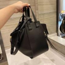 大人気☆NEW!! ロエベ LOEWE 2026春夏 LOEWEスーパーコピー ショルダーバッグ ハンドバッグ 非凡な容量.148.