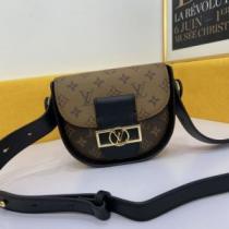 ルイ ヴィトン LOUIS VUITTON SALE!今季 2026春夏 4色可選 M3655 Monogram Reverse 18-15-6CM 斜め掛けバッグ ショルダーバッグ LOUIS VUITTONコピーブランド.49.