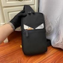 2色可選 FENDIブランド コピー 2026春夏 フェンディ FENDI 耐久性に優れ 斜め掛けバッグ ショルダーバッグ.487.
