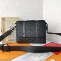 ルイ ヴィトン LOUIS VUITTON LOUIS VUITTONブランド 偽物 通販 2026春夏 ショルダーバッグ 斜め掛けバッグ ◆モデル愛用◆ .45.