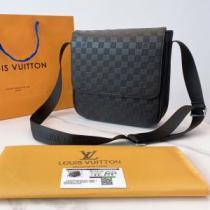 ルイ ヴィトン LOUIS VUITTON LOUIS VUITTON偽物ブランド 2026春夏 ショルダーバッグ 斜め掛けバッグ 贈り物にも◎.45.