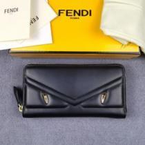 フェンディ FENDI 人気商品 2025春夏 FENDIブランド 偽物 通販 二つ折り財布 チェーンウオレット 爆買いセール 長財布.506.