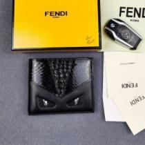 フェンディ FENDI 2026春夏 値下げ！FENDIブランド コピー 紙幣入れ 二つ折り財布 クリップウォレット.506.