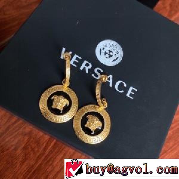 早くも完売している ピアス ヴェルサーチVERSACE 2026春夏 VERSACEコピーブランド  【激安】.223.