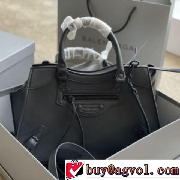 値下げ！2026春夏 バレンシアガ BALENCIAGA ショルダーバッグ 33*21cm 手持ち&ショルダー掛け BALENCIAGAスーパーコピー オリジナリティに富んだバッグ.51.