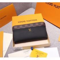 爆買いセール 財布 チェーンウオレット 2026春夏 19.5x10x2.5cm LOUIS VUITTONスーパーコピー 激安 ルイ ヴィトン LOUIS VUITTON 上質 大人気！M74917.153.