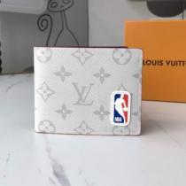 爆買いセール 二つ折り財布 カード入れ付 ルイ ヴィトン LOUIS VUITTON ◆モデル愛用◆ LOUIS VUITTONスーパーコピー 2026春夏.153.
