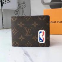 爆買いセール 二つ折り財布 カード入れ付 ルイ ヴィトン LOUIS VUITTON ◆モデル愛用◆ LOUIS VUITTONスーパーコピー 2026春夏.153.