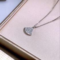 2026春夏 ペンダントトップ ブルガリ BVLGARI 925純銀18 kプラチナダイヤモンド ネックレス 争奪戦必至 2色可選 ブルガリブランド 偽物 通販.229.