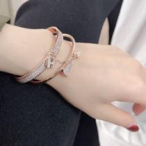 高級感漂わせる バングル エルメス HERMES 2026春夏 2色可選 HERMESスーパーコピー.228.