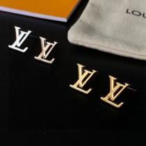 高級感を備えている 2026春夏 ルイ ヴィトン LOUIS VUITTON ピアス 2色可選 ずっと人気? LOUIS VUITTONスーパーコピー.224.