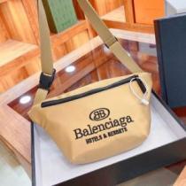 人気激売れ 斜め掛けバッグ ショルダーバッグ 2色可選 BALENCIAGAコピー 利便性に優れ 2026春夏 バレンシアガ BALENCIAGA.51.