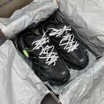 2026春夏 耐久性に優れ バレンシアガ BALENCIAGA ランニングシューズ スニーカー 2色可選 バレンシアガコピー 汚れも目立ちにくい