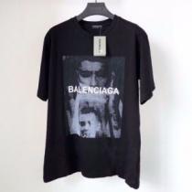 海外セレブ定番愛用 2026春夏 バレンシアガ BALENCIAGA 半袖Tシャツ バレンシアガ偽物ブランド セレブ愛用の超人気商品