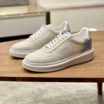 大絶賛の履き心地!フラットシューズルイ ヴィトン LOUIS VUITTON 2026春夏 リゾートスタイル 厚底ルイ ヴィトンコピーブランド 3色可選