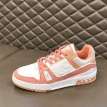 ファション性の高い 2026春夏 フラットシューズ ルイ ヴィトン LOUIS VUITTON ランニングシューズ ルイ ヴィトンブランドコピー