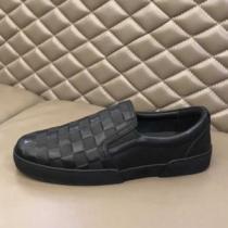 モカシン 超軽量設計 2026春夏 2色可選 ルイ ヴィトン LOUIS VUITTON 落ち着いた感覚 ルイ ヴィトンスーパーコピー