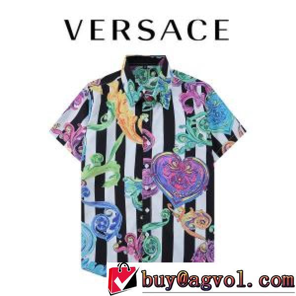 抜群の雰囲気が作れる! 2025春夏 ヴェルサーチVERSACE 半袖シャツ VERSACEコピー ブランド 機能性も備えたアイテム