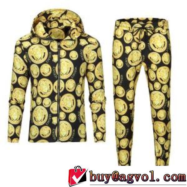コート 高級感漂わせる 2026秋冬 ヴェルサーチVERSACE セットアップ上下 堪能できるコートヴェルサーチスーパーコピー