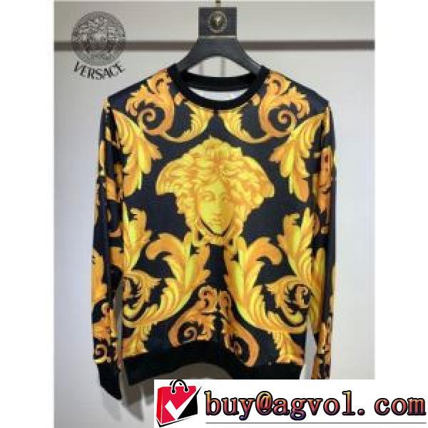 ロゴパーカー 売れ筋のいい 幅広いジャンル 2026秋冬 総柄 プルオーバーパーカー ヴェルサーチVERSACE ヴェルサーチブランド 偽物 通販