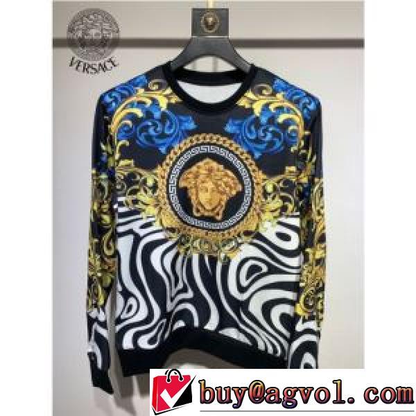 圧倒的な高級感 2026秋冬 ジップパーカー 迷彩総柄 ヴェルサーチVERSACE プルオーバーパーカー ヴェルサーチコピーブランド オシャレロゴパーカー