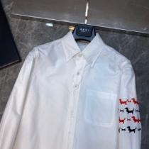 トムブラウン THOM BROWNE 2026春夏 長袖シャツ THOM BROWNE偽物ブランド 綺麗に決まるフォルム！